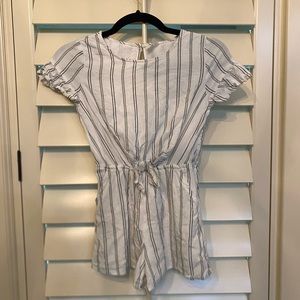 Abercrombie kids, girls black and white stripped romper!🖤🤍